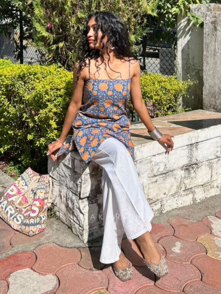 Reya Blue Cotton Printed Short Kurti