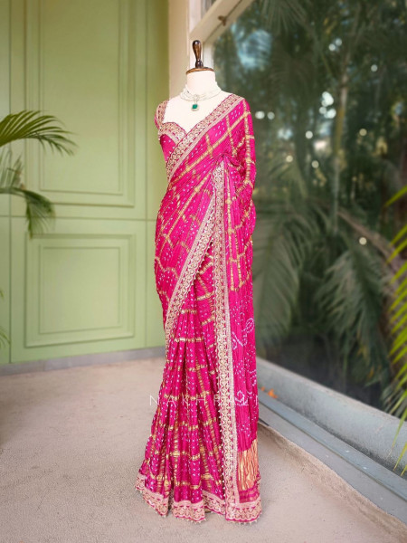 Noor-E-Riwaayat Magenta Bandhani Saree with Zari Border