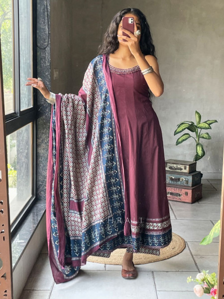 Miraya Wine Cotton Suit Set with Printed Border Detail