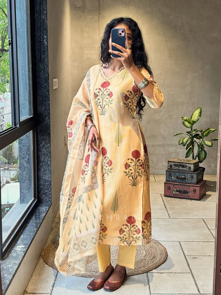 Image of Saanjh Yellow Kota Doria Suit Set with Floral Print