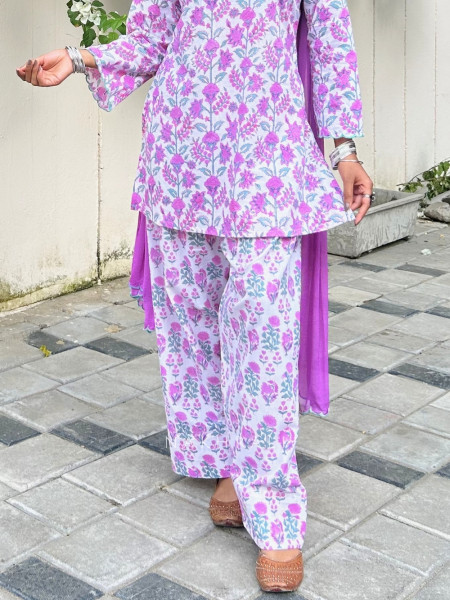 Vastrarekha Cream and Purple Farshi Suit Set With Floral Print