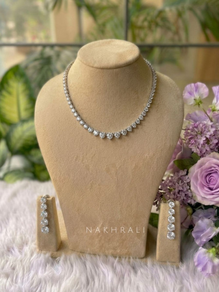 Lunessa Silver Necklace Set