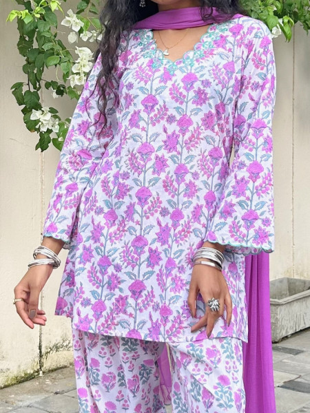 Vastrarekha Cream and Purple Farshi Suit Set With Floral Print