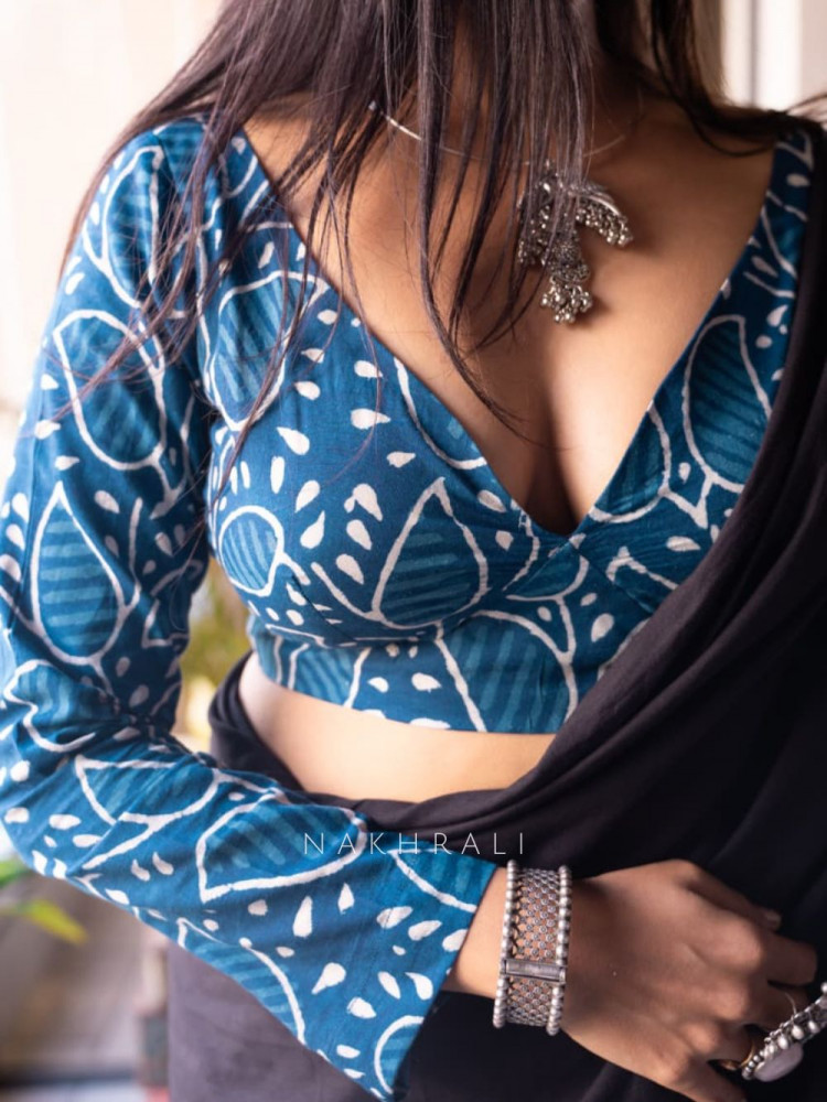 Image of Gajgamini Blue Cotton Printed Blouse Collection