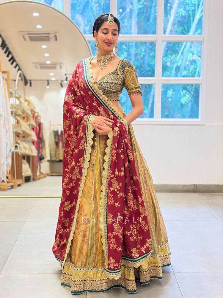 Image of Mridula Bottle Green Banarasi Silk Lehenga Set
