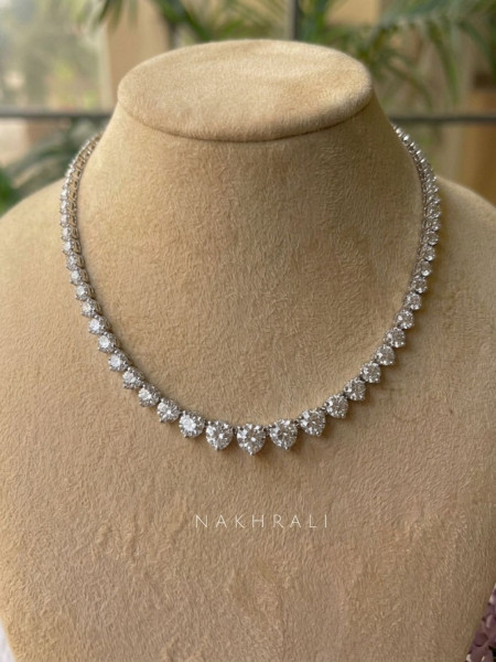 Lunessa Silver Necklace Set
