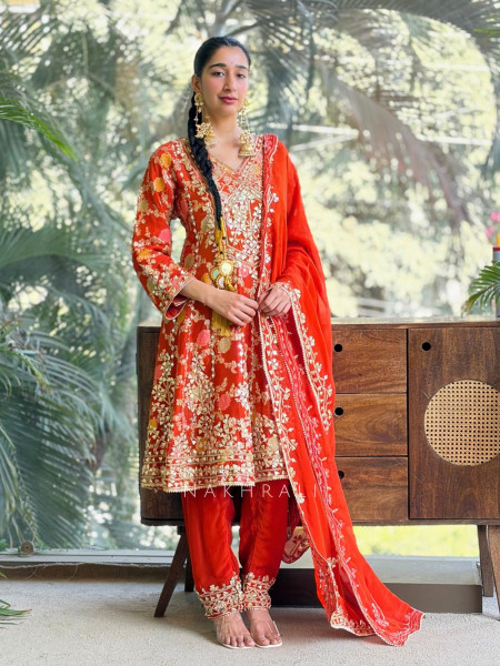 Ruhana Orange Suit Set With Mirror Work