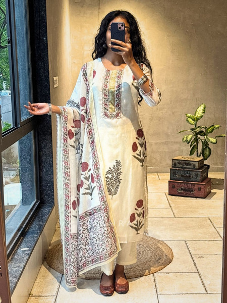 Gulposh Cream Kota Doria Floral Suit Set