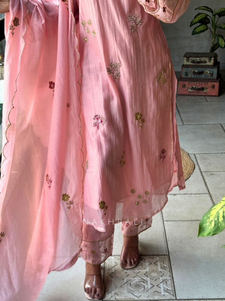 Mrinala Pink Suit Set with Floral Embroidery