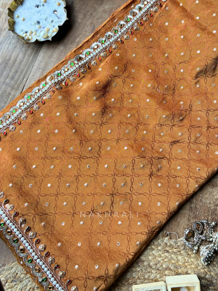 Kundankaari Brown Crushed Chinon Saree