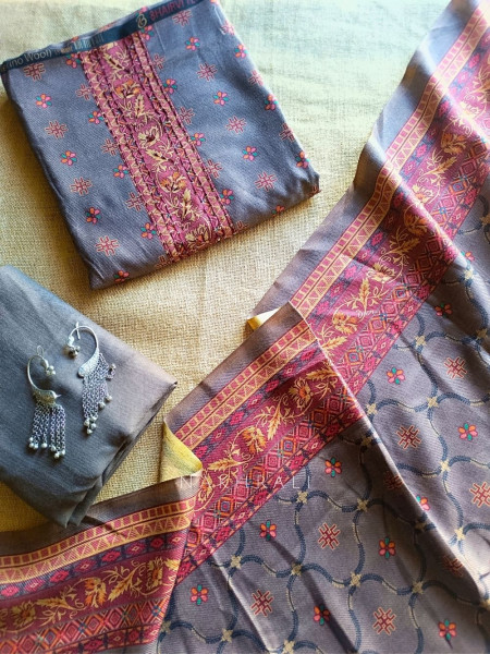 Winter Weaves Grey Woolen Suit Set