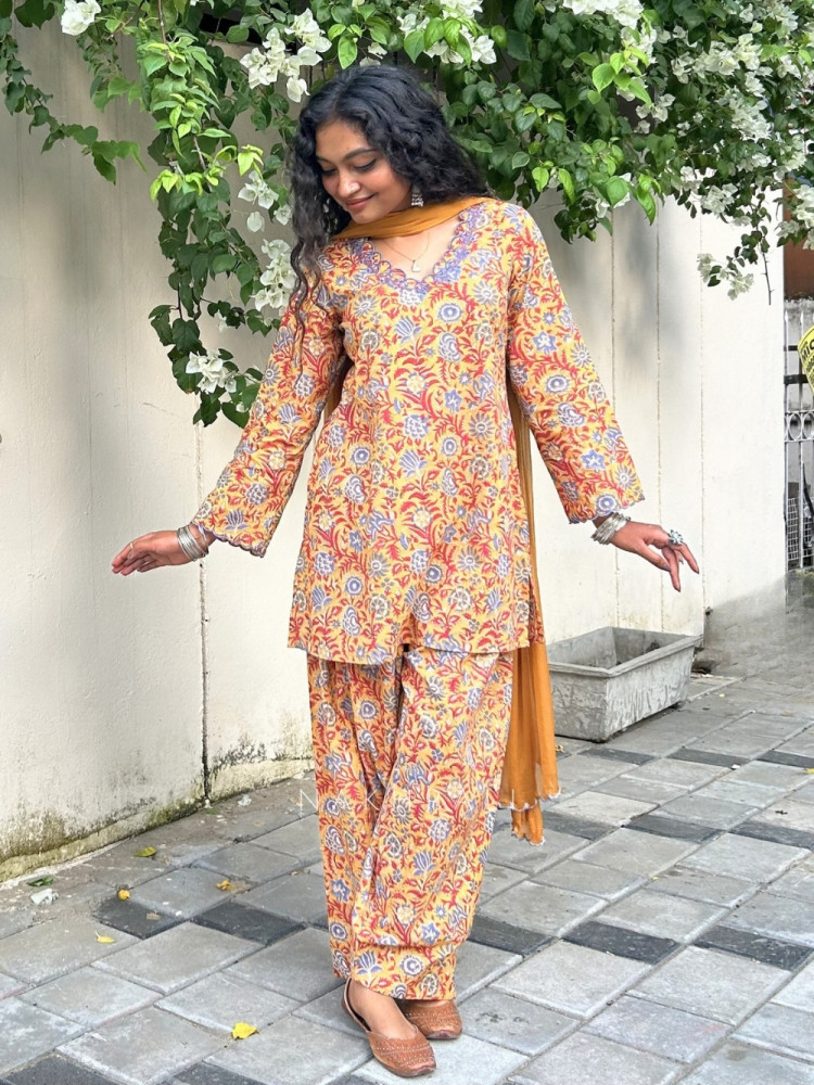 Image of Vastrarekha Mustard Farshi Suit Set With Floral Print