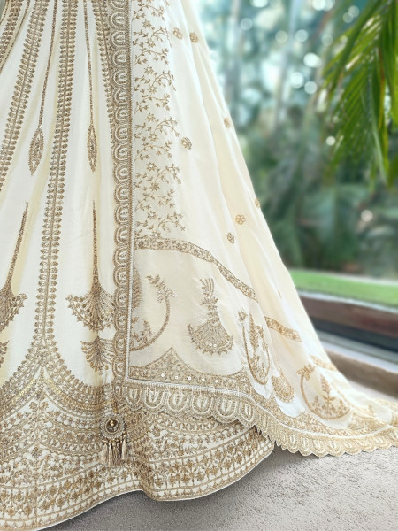 Fiona Geometric Scalloped Cream Bridal Lehenga