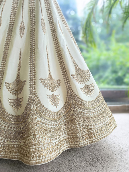 Fiona Geometric Scalloped Cream Bridal Lehenga