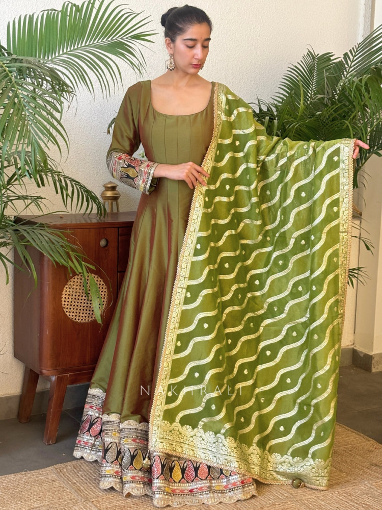 Image of Aarohi Green Anarkali Suit Set with Zari, Sequin & Thread Work