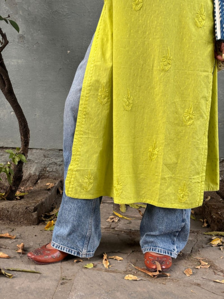 Sunbreeze Parrot Green Cotton Chikankari Sleeveless Kurti with Embroidery