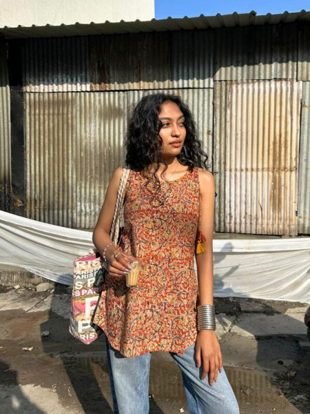 Aira Yellow Cotton Printed Short Kurti