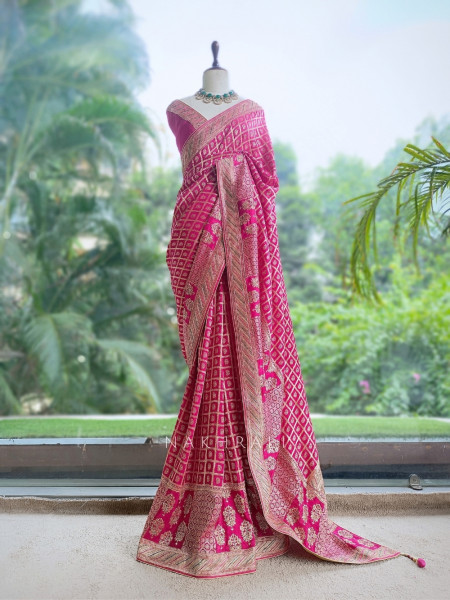 Fuchsia Matrix MagentaBanarasi Silk Saree With Gold Zari Charkhana Weave
