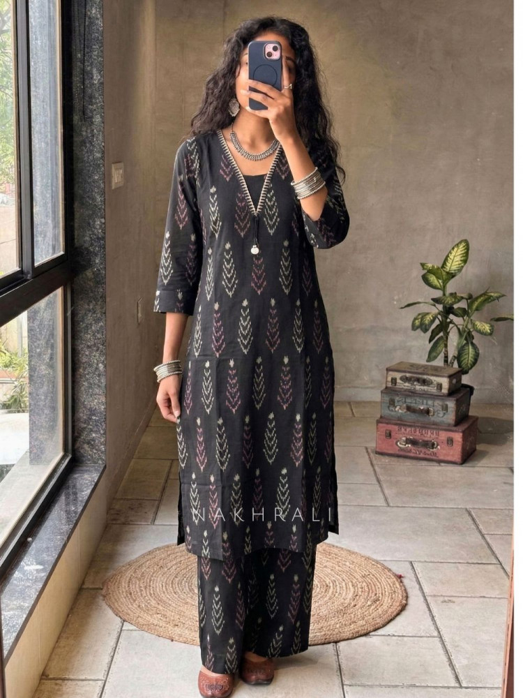 Image of Tanirika Black Cotton Kurta Pant Set with Ikat Print