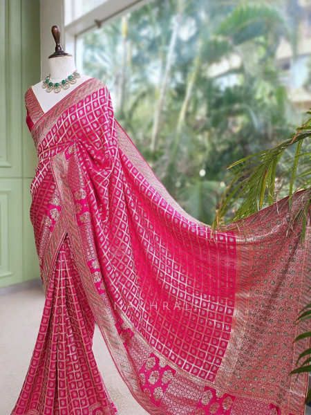 Fuchsia Matrix MagentaBanarasi Silk Saree With Gold Zari Charkhana Weave