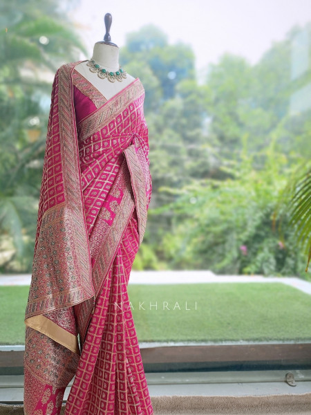Fuchsia Matrix MagentaBanarasi Silk Saree With Gold Zari Charkhana Weave