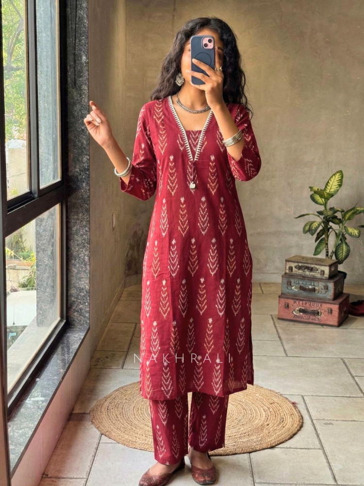 Image of Tanirika Maroon Cotton Kurta Pant Set with Ikat Print