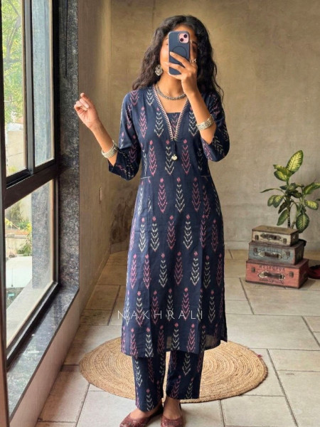 Tanirika Navy Blue Cotton Kurta Pant Set with Ikat Print