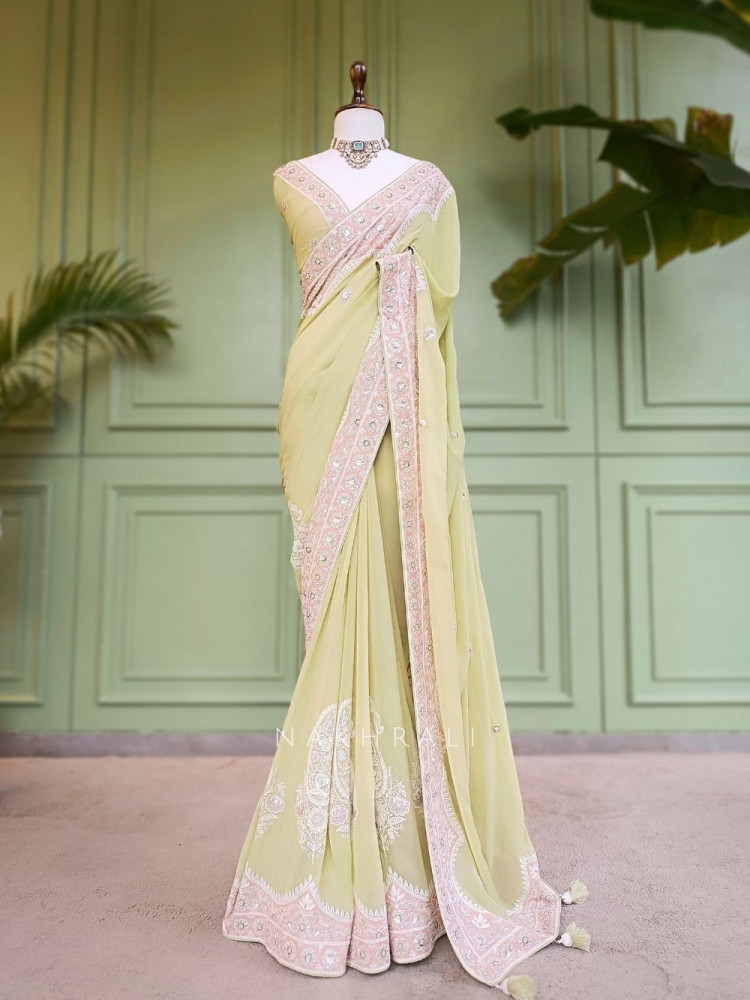 Image of Apsara Scallop Embroidered Saree With Running Blouse