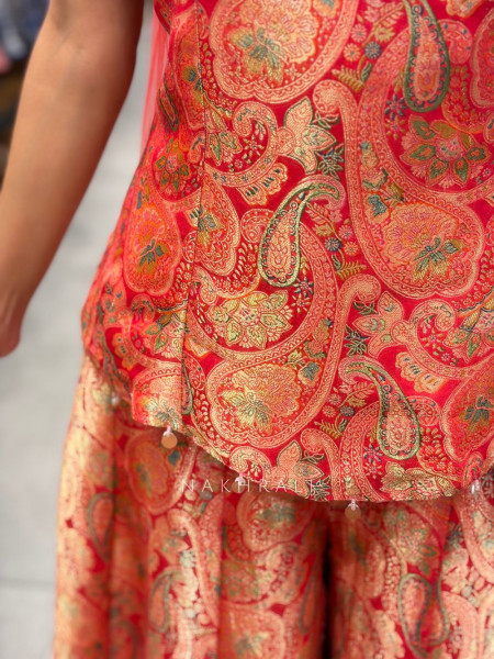 Taru-meet Orange Suit Set with Intricate Paisley Embellished Work