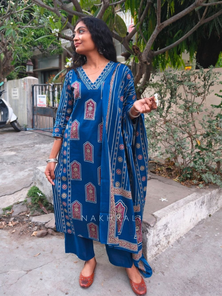 Image of Ravion Blue Straight Suit Set with Heritage Print Dupatta