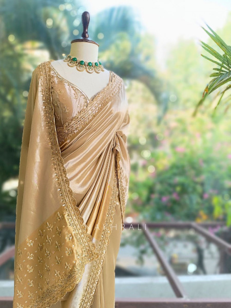 Aakarshana Golden Saree with Embroidered Border
