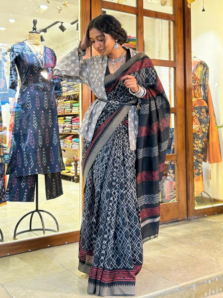 Zarielle Black Geometric Printed Saree with Running Blouse Piece