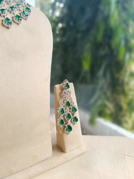 Elthara Emerald Cluster Diamond Necklace Set