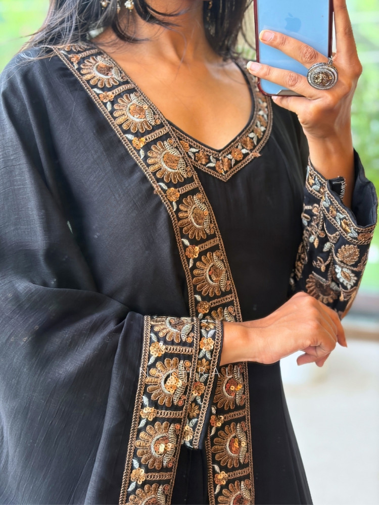 Image of Dastaan Black Chinon Kalidar Anarkali Set