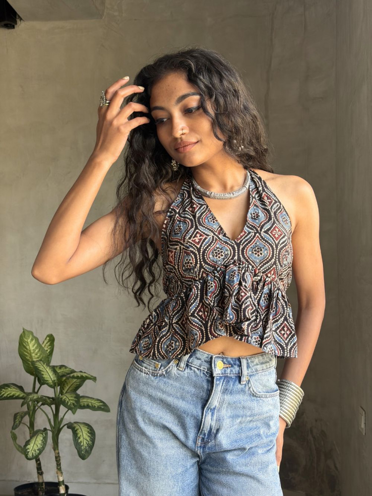 Image of Tierra Flare Black Printed Crop Top