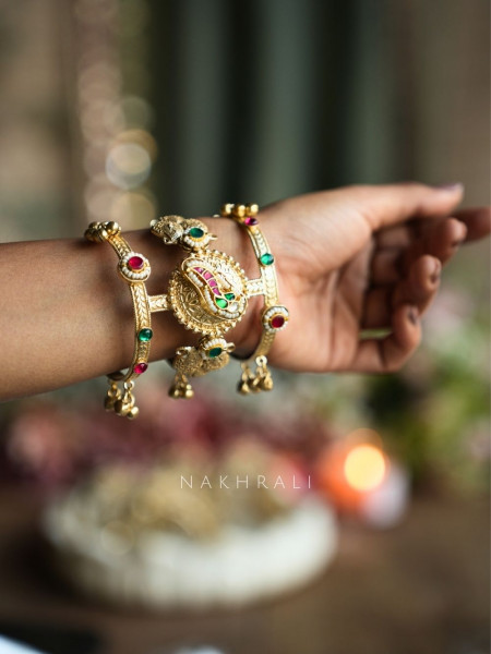 Aarna Handcuff Bracelet