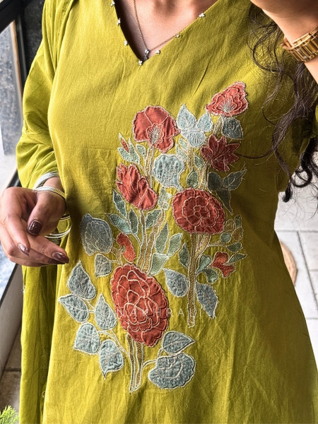 Tavira Green Embroidered Floral Kurta Pant Set with Dupatta