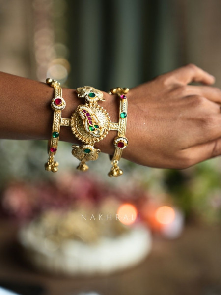 Aarna Handcuff Bracelet