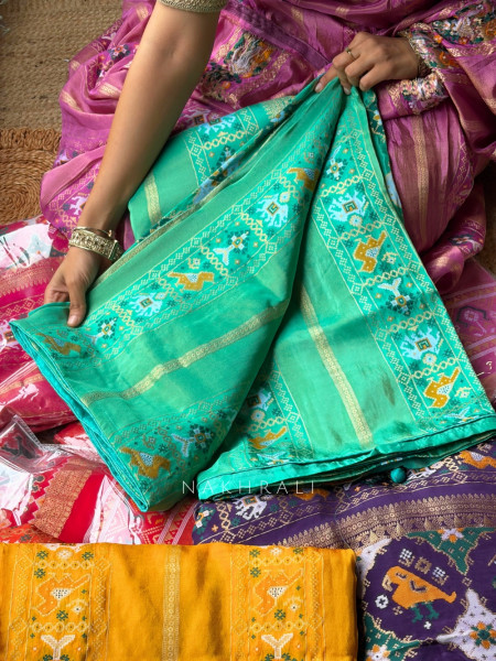 Kalyani Plum Rama Patola Saree With With Running Blouse Piece