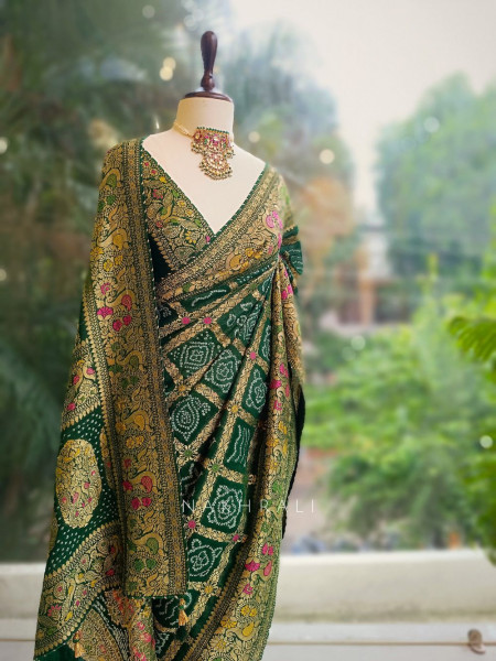 GlamourGrove Green Bandhani Saree