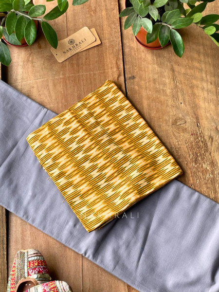 Sutra Grey Solid Cotton Saree with Printed Blouse