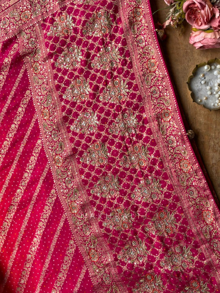 Sarika Magenta Bandhani Saree With Running Blouse Piece