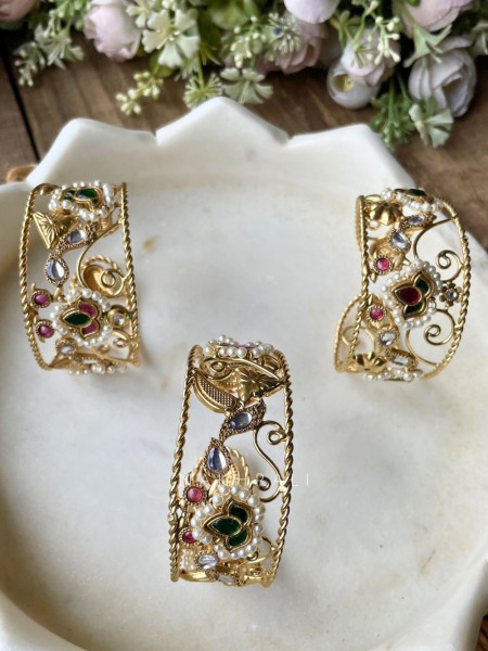 Polaki Hand Cuff  With Stone & Pearl Detail