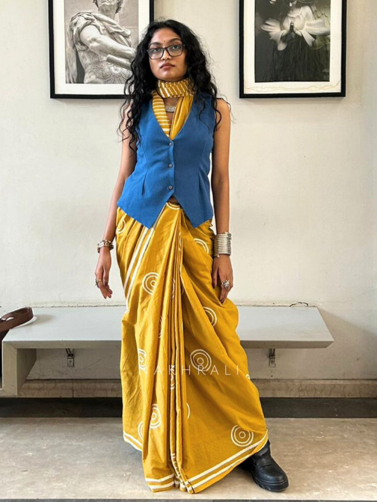 Image of Adaa Yellow Cotton Printed Saree with Koti