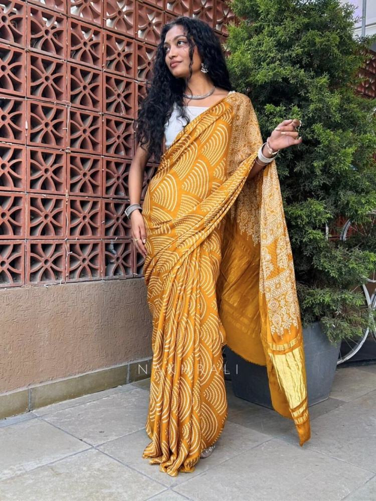 Image of Peetvarn Yellow Saree with Statement Pallu Design