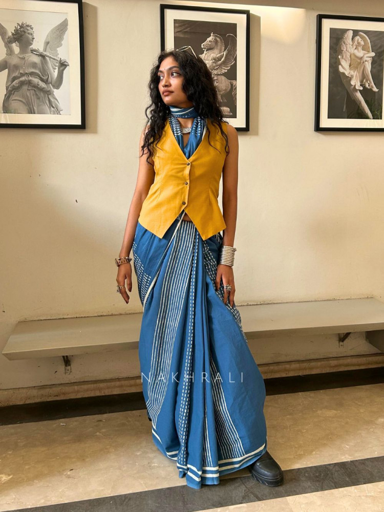 Image of Adaa Blue Cotton Printed Saree with Koti