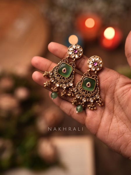 Sajni Antique Gold Necklace Set with Green Stone