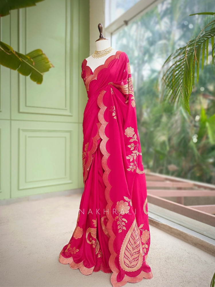Image of Kusumdhara Rani Saree With Floral Zari Work and Scalloped Border