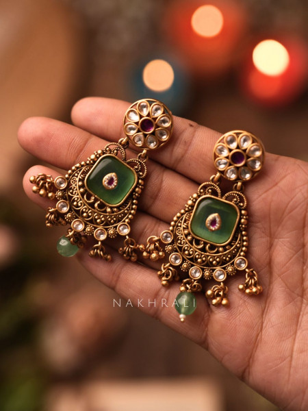 Sajni Antique Gold Necklace Set with Green Stone