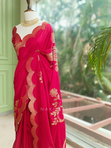 Kusumdhara Rani Saree With Floral Zari Work and Scalloped Border